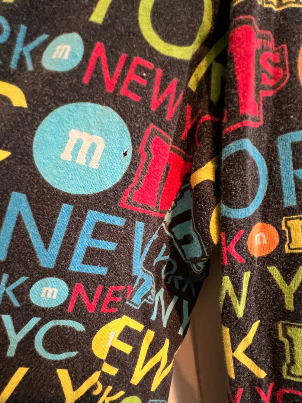 2 Pc PJ Set ❤️ORVIS V-Neck Top & M&M New York Print Pajama Pants w pockets